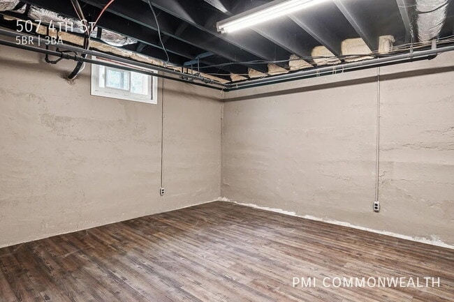 Building Photo - 507 4th St