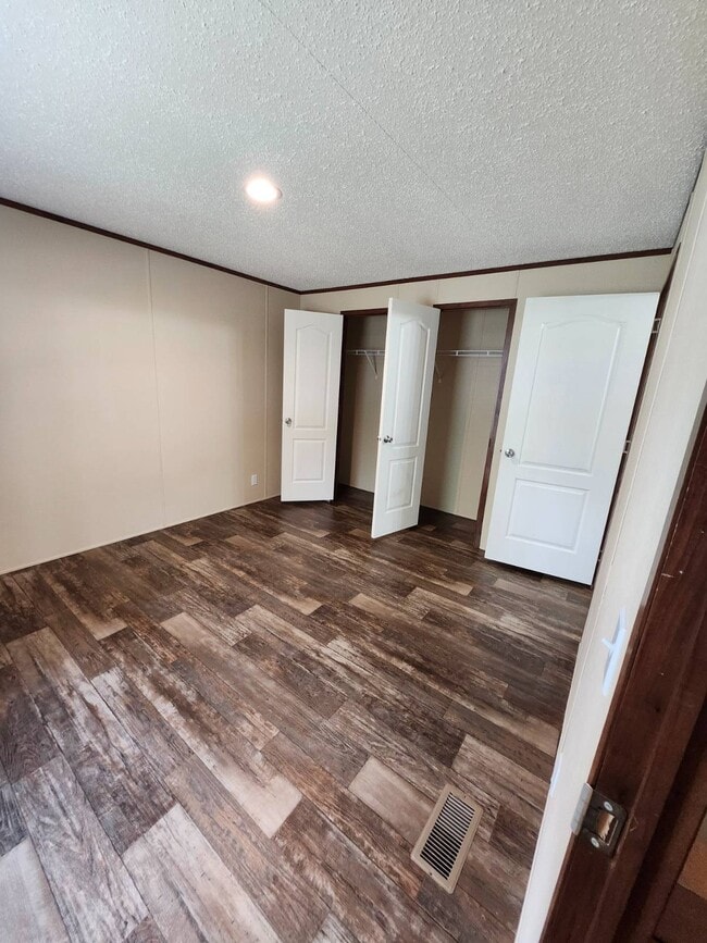 Building Photo - 402 Dorset Ln