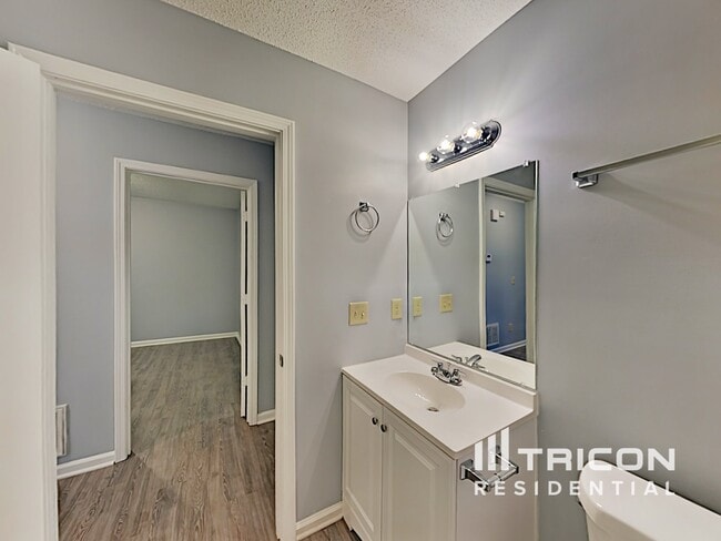 Building Photo - 305 Trowbridge Rd