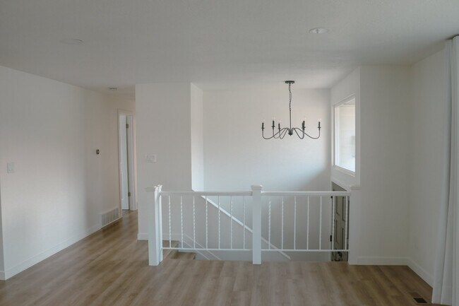 Building Photo - 1108 500 N