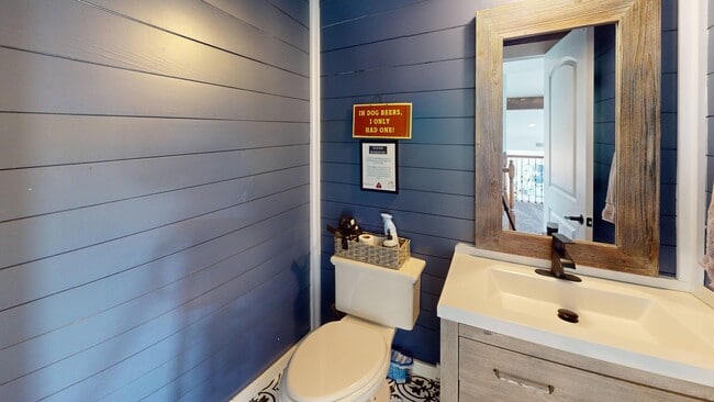 Building Photo - 430 Peninsula Dr