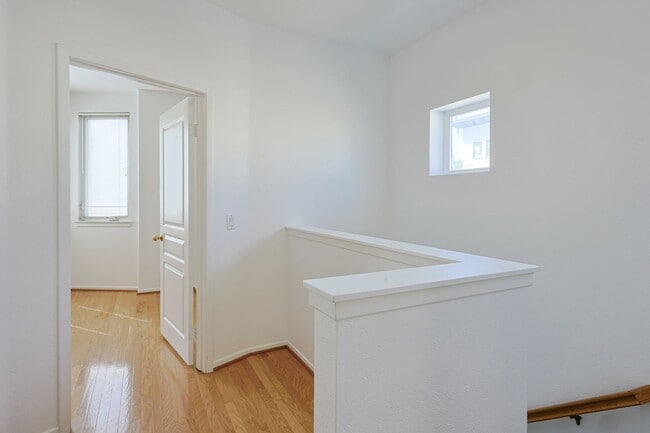 Building Photo - 2 Bed / 2.5 Bath Condo – Walk to Balboa Park!