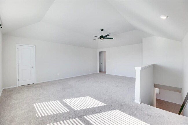 Building Photo - 301 Bright Star Ln