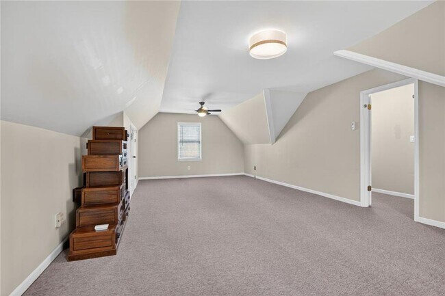 Building Photo - 5340 Tally Green Dr