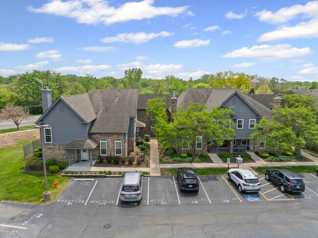 Building Photo - 11 Foxcroft Rd
