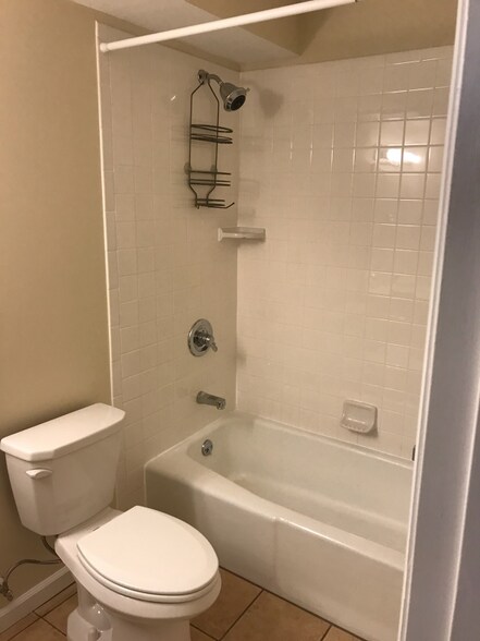 Building Photo - 424 Aylesford Pl