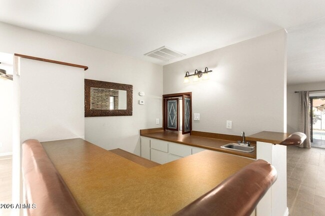 Building Photo - 1874 E Geneva Dr