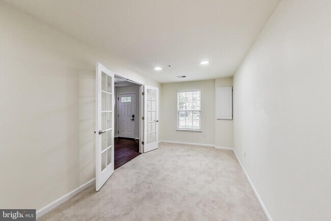 Building Photo - 13404 Waterford Hills Boulevard