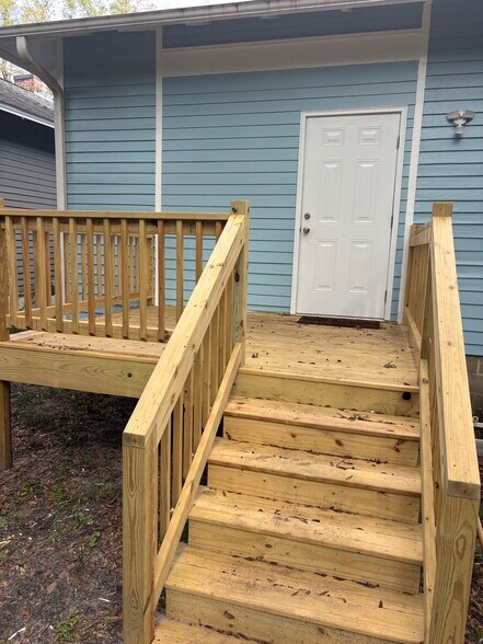 Building Photo - 1904 Perry Ave