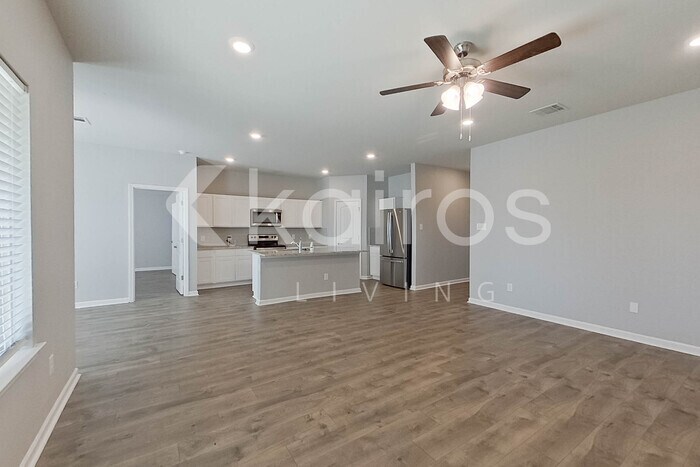 Building Photo - 406 Mango Dr