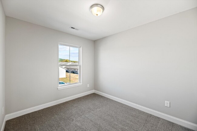 Building Photo - 375 Harper Village Way