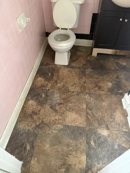 Building Photo - 4008 Macaulay Cove