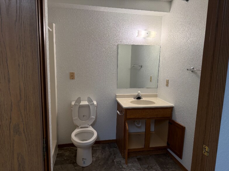 Building Photo - 100 Robert Ave