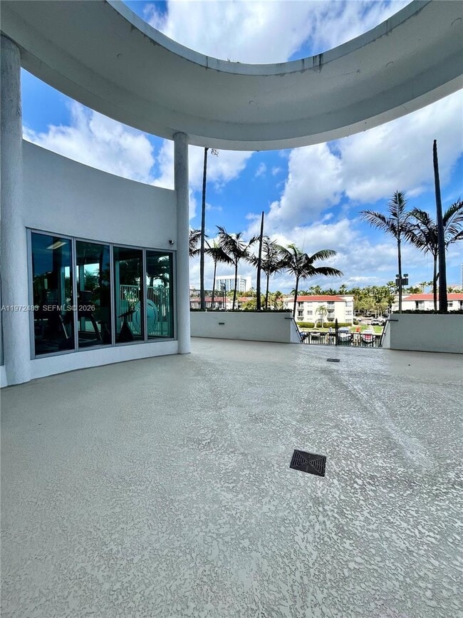 Building Photo - 3029 NE 188th St