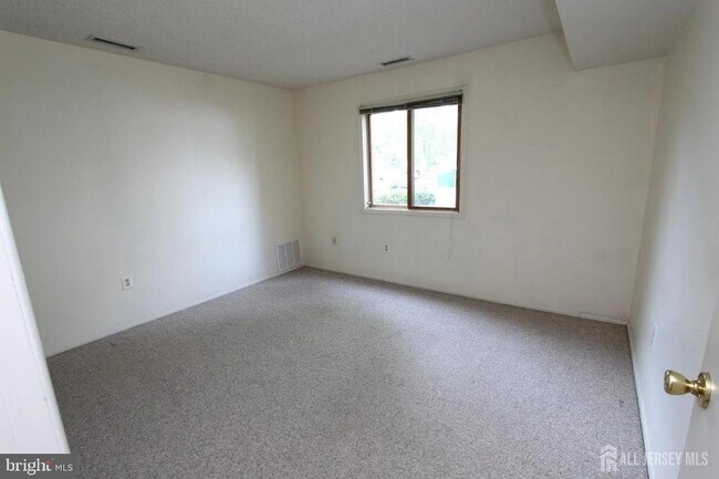 Building Photo - 1105 Aspen Dr