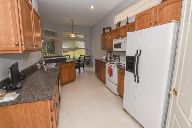 Building Photo - 8404 Old World Ct