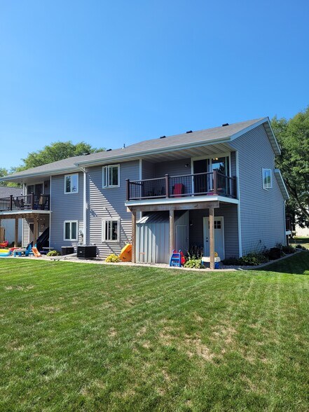 Building Photo - 1575 Kuhle Dr