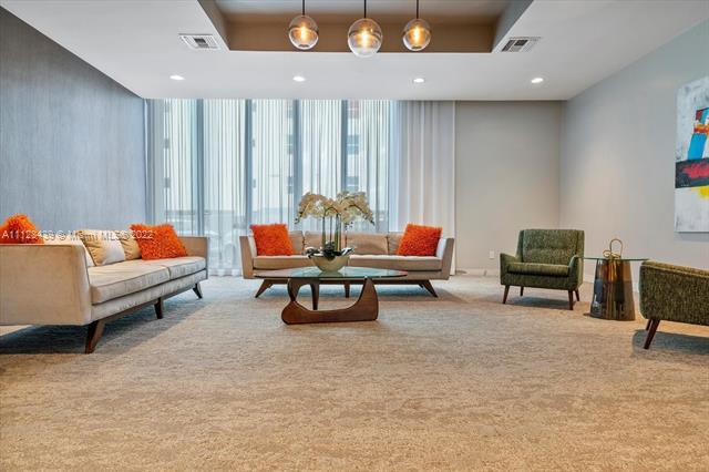 Building Photo - 9225 Collins Ave