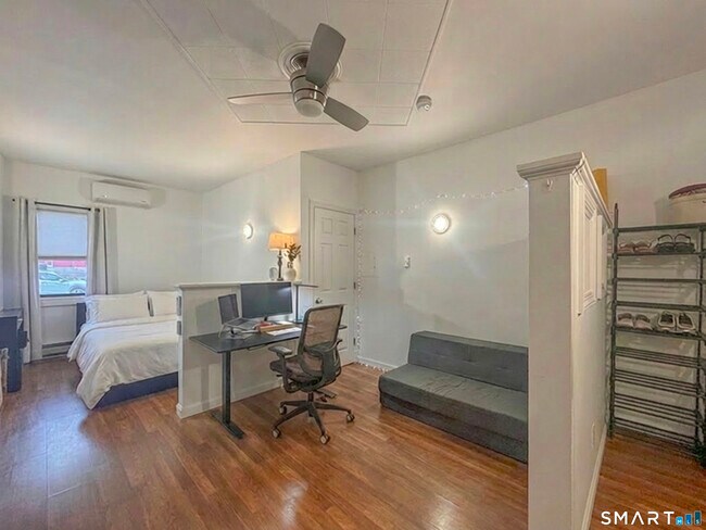 Building Photo - 1 Arch St