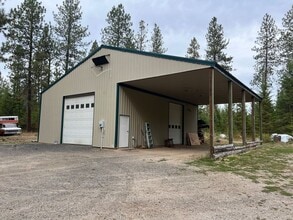 Building Photo - 39210 N Ponderosa Ln