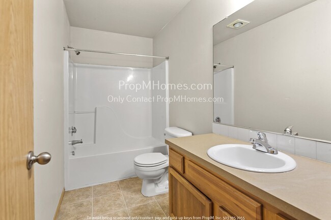 Building Photo - Four Bedroom Home in Powellhurst-Gilbert!