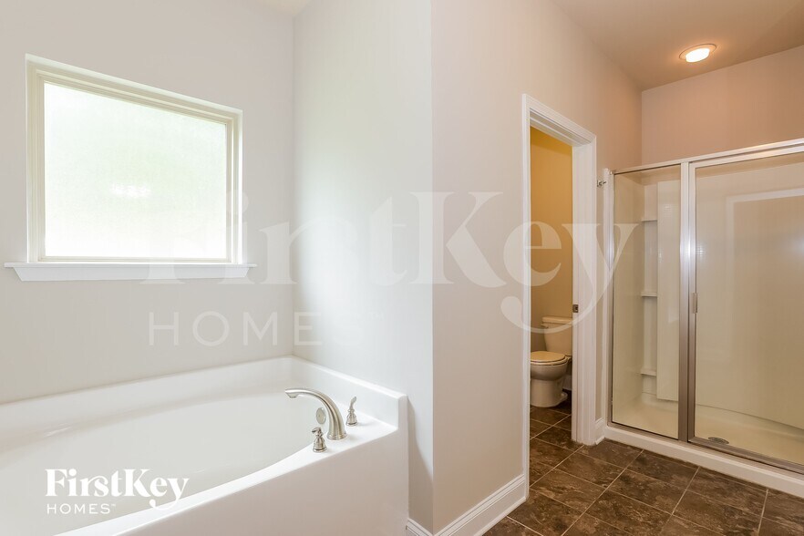 Building Photo - 1022 Yorkshire Dr