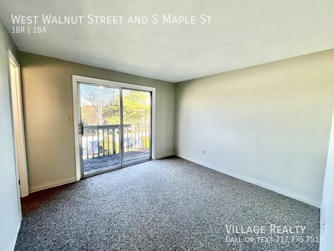 Building Photo - Newly remodeled!  Top floor, few steps! Up...