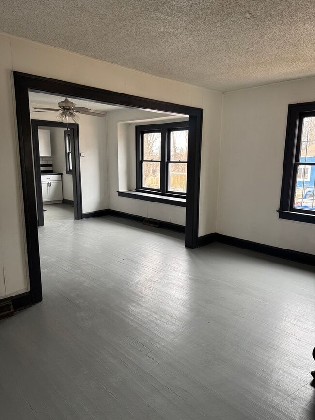 Building Photo - 3079 N 21 St