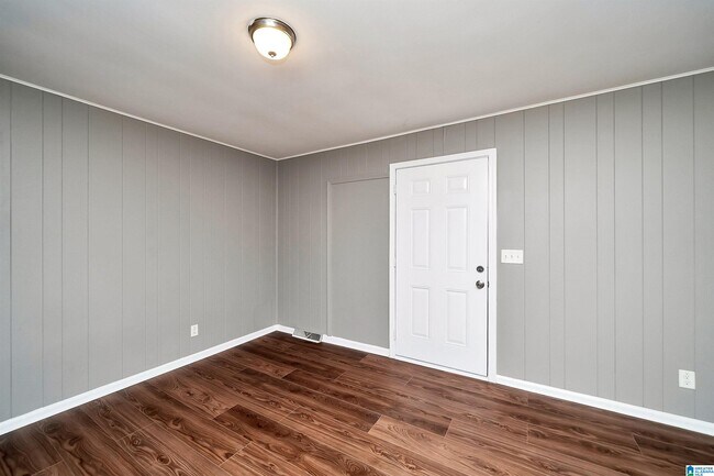 Building Photo - 2415 Ormond Dr