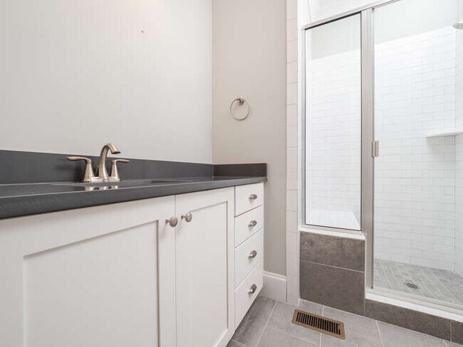 Building Photo - 3802 Kelford St