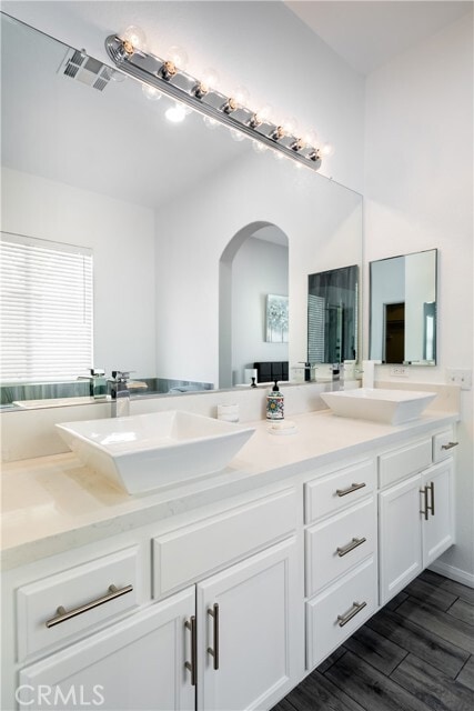 Building Photo - 13581 Mountain Top Dr