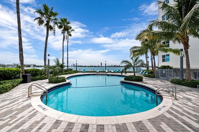 Building Photo - 7501 E Treasure Dr