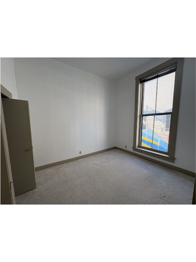 Building Photo - 6th Street Apartments