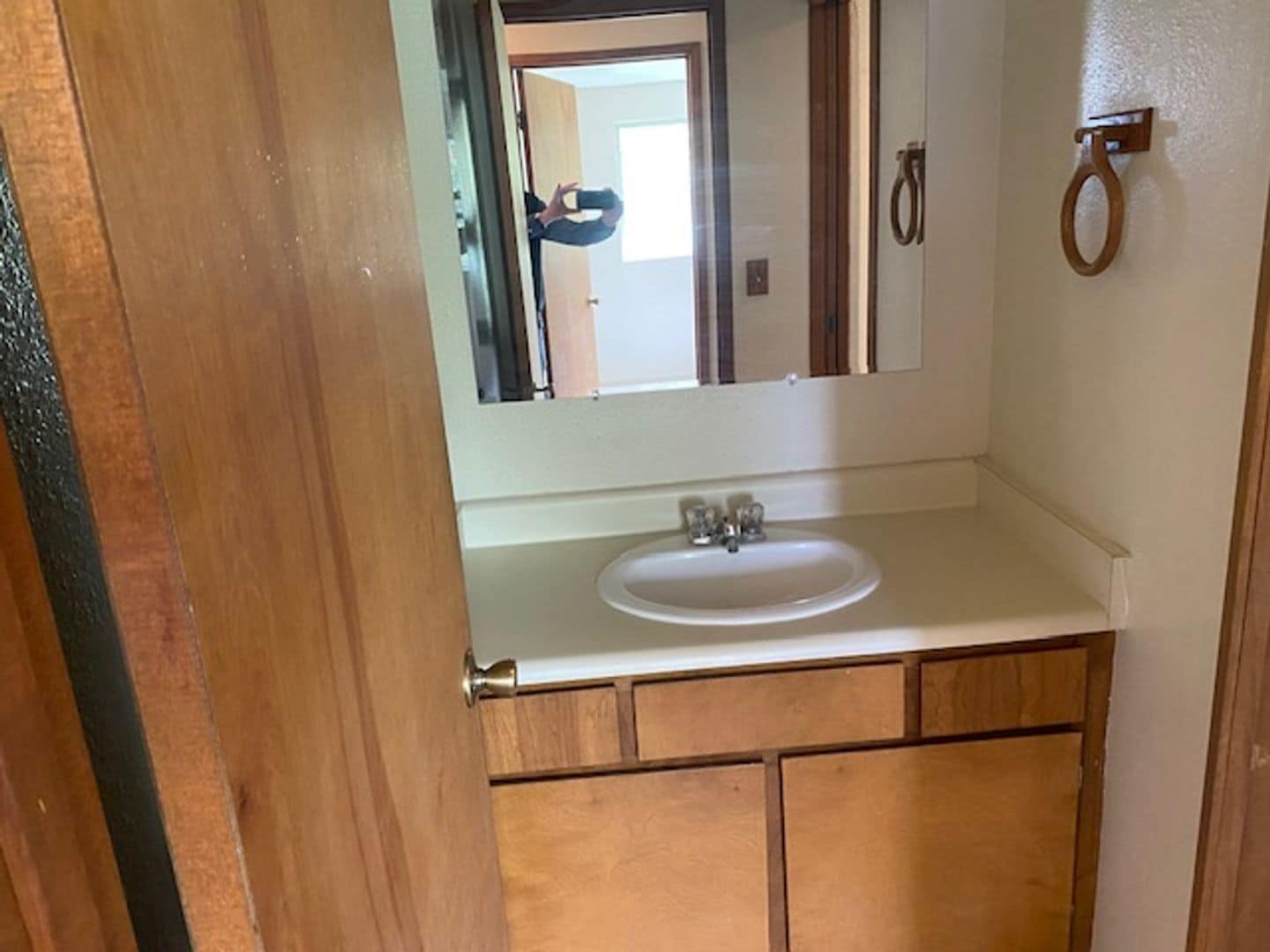 Upstairs bathroom - 329 Bessie St