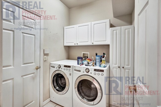 Building Photo - 8231 46th Ct E