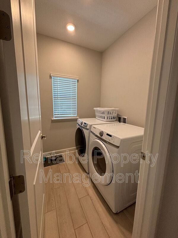 Building Photo - 387 Union Hill Dr