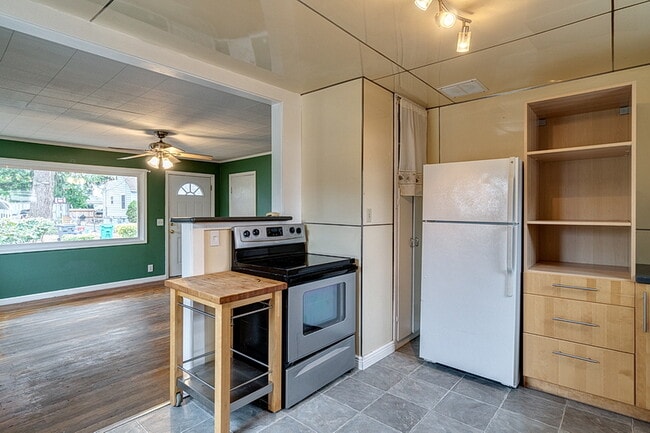 Building Photo - 7316 SE 68th Ave