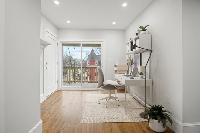 Building Photo - 49 Milwood St