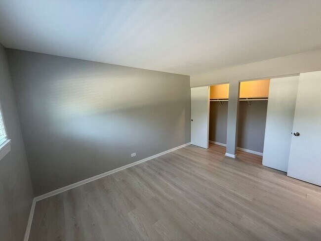 Building Photo - 651 W Park Ave