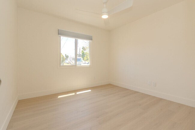 Building Photo - Refreshed Spacious 3 Bed/2 Bath Home in La Mesa!