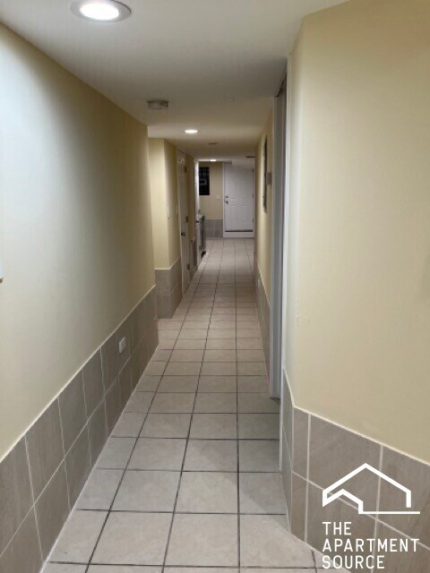 Building Photo - 2300 S Ridgeway Ave