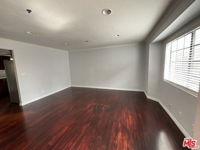 Building Photo - 21 Palmetto Dr