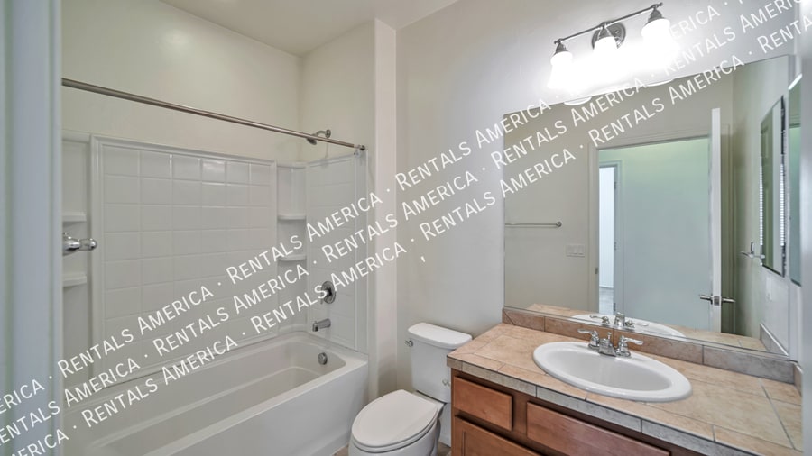 Building Photo - 6678 W Fishermans Dr