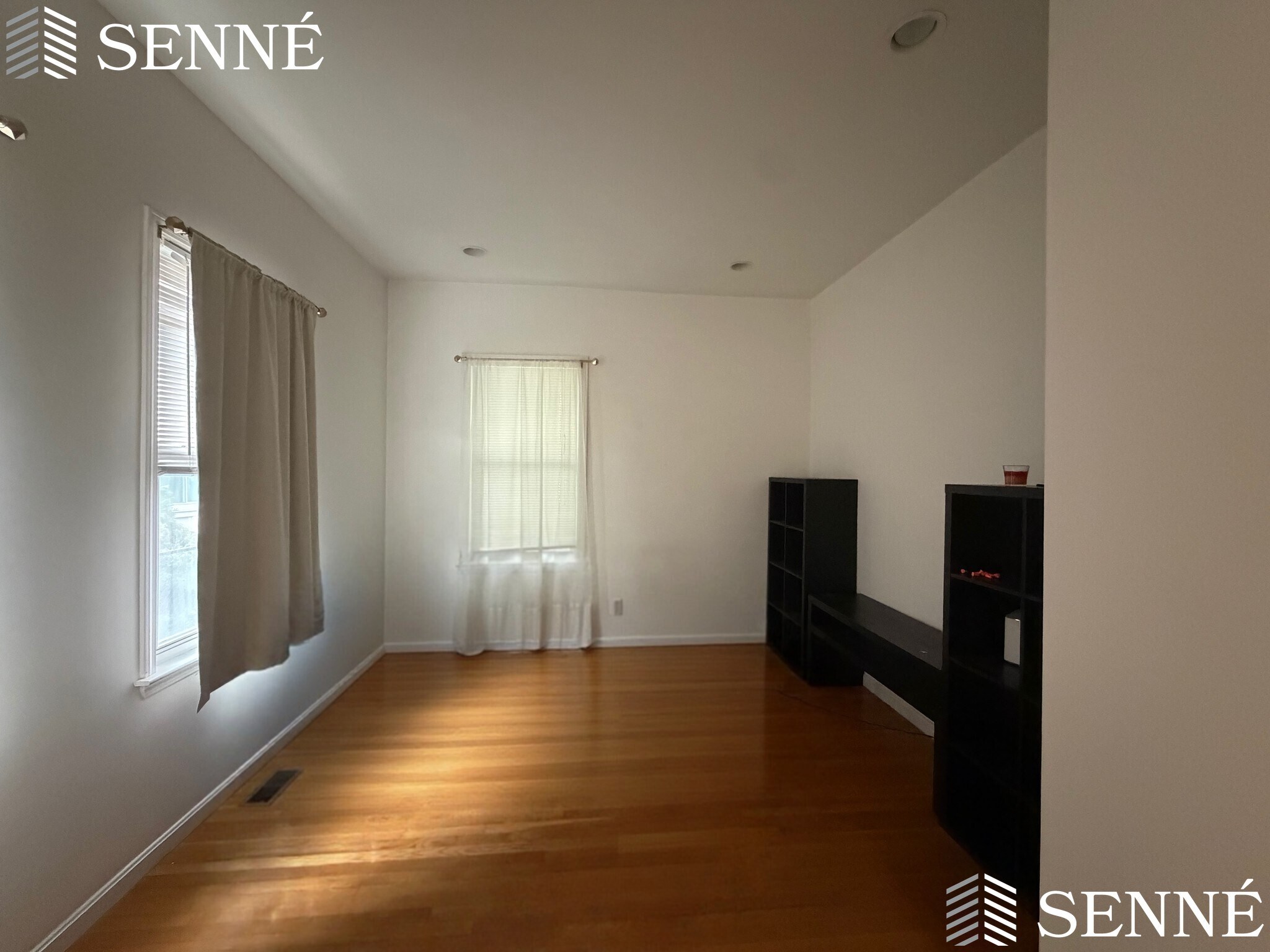 Building Photo - 340 Franklin St