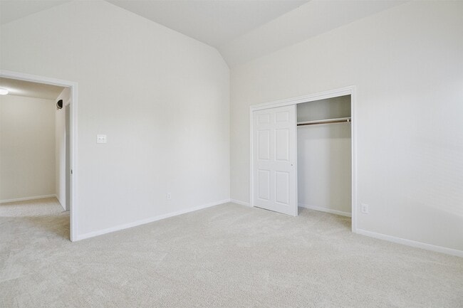 Building Photo - 6614 Halcyon Days Dr