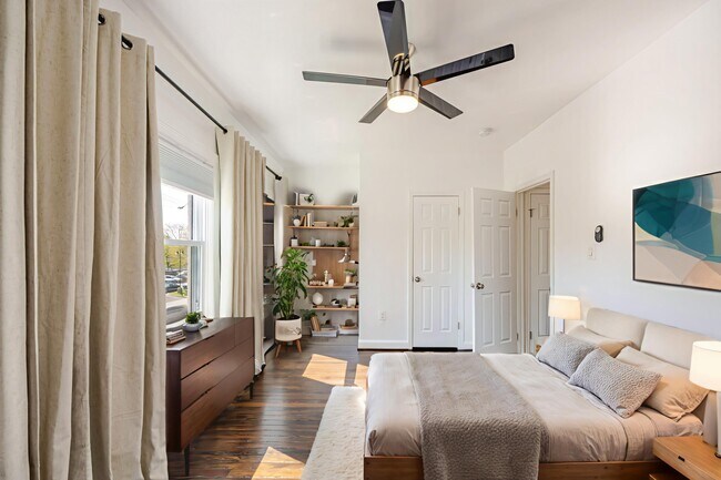 Building Photo - 2726 10th St NE