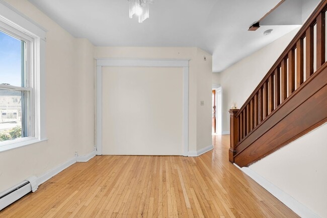 Building Photo - ? Spacious 4-Bedroom Home in Allentown – M...
