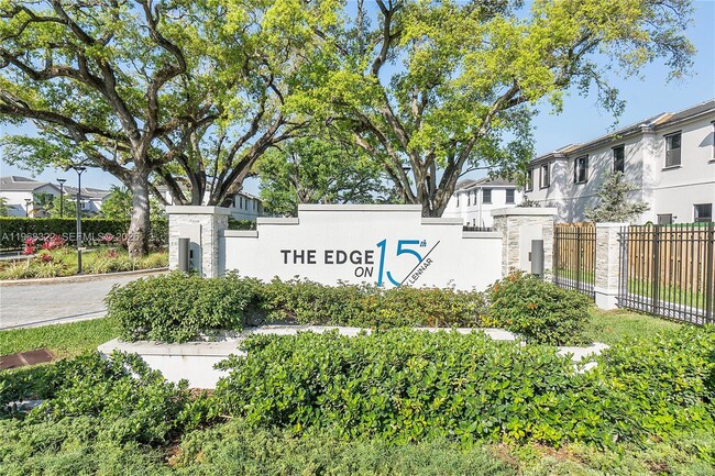 Building Photo - 1541 SW 28th St