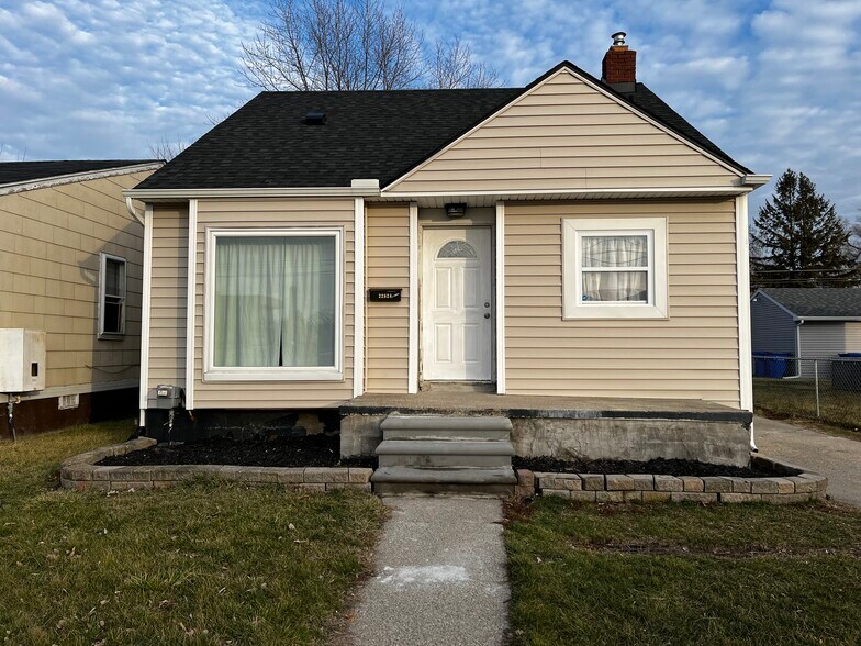 Primary Photo - 22824 Mac Arthur Blvd