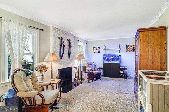 Building Photo - 6302 Shiplett Blvd